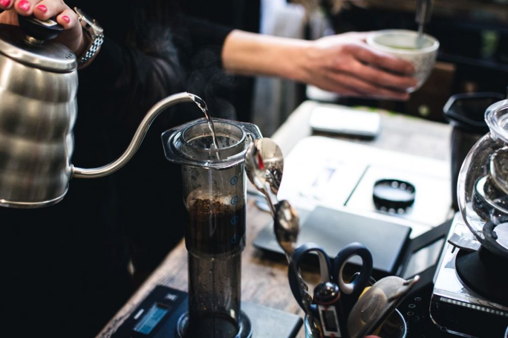 Tanie sprzęty, które przygotują nam dobrej jakości kawę – na co zwrócić uwagę?